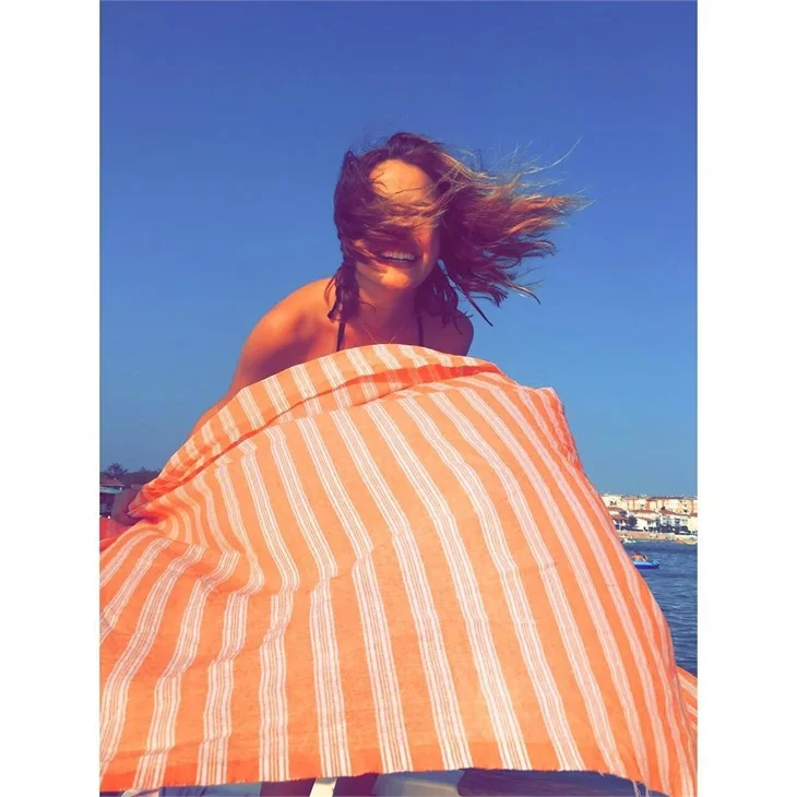 Ünlülerin tatil pozları