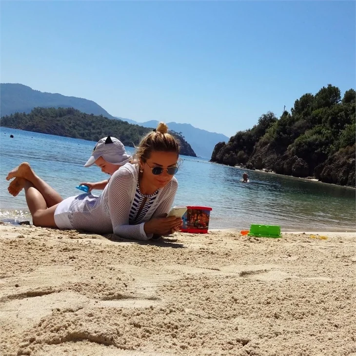 Ünlülerin tatil pozları