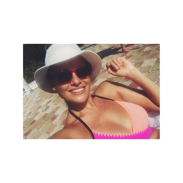 Ünlülerin tatil pozları