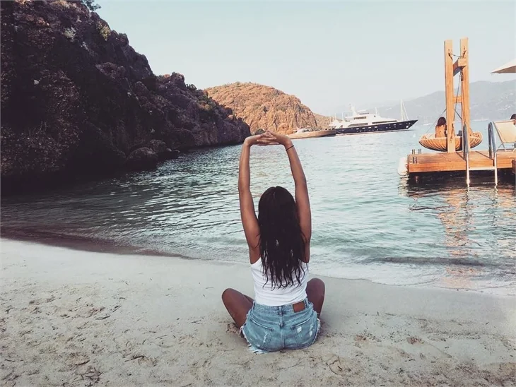 Ünlülerin tatil pozları