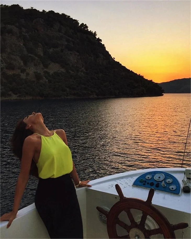 Ünlülerin tatil pozları