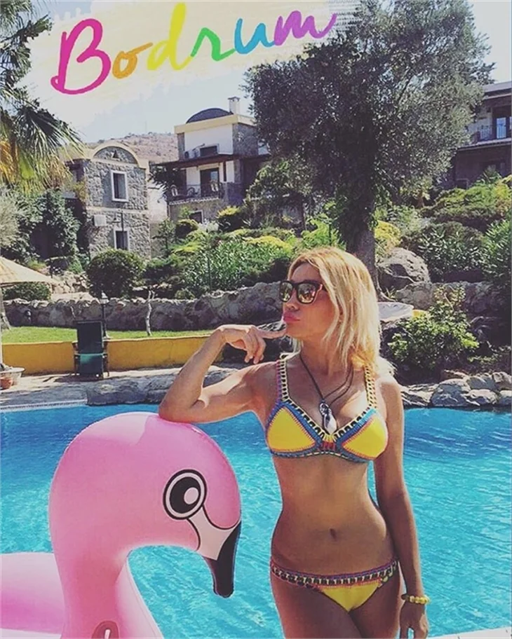 Ünlülerin tatil pozları