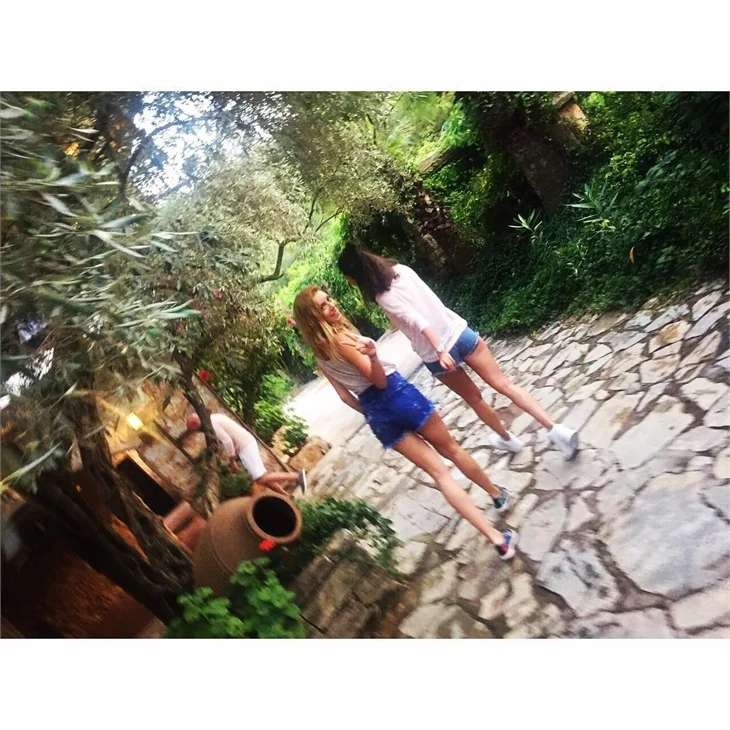 Ünlülerin tatil pozları