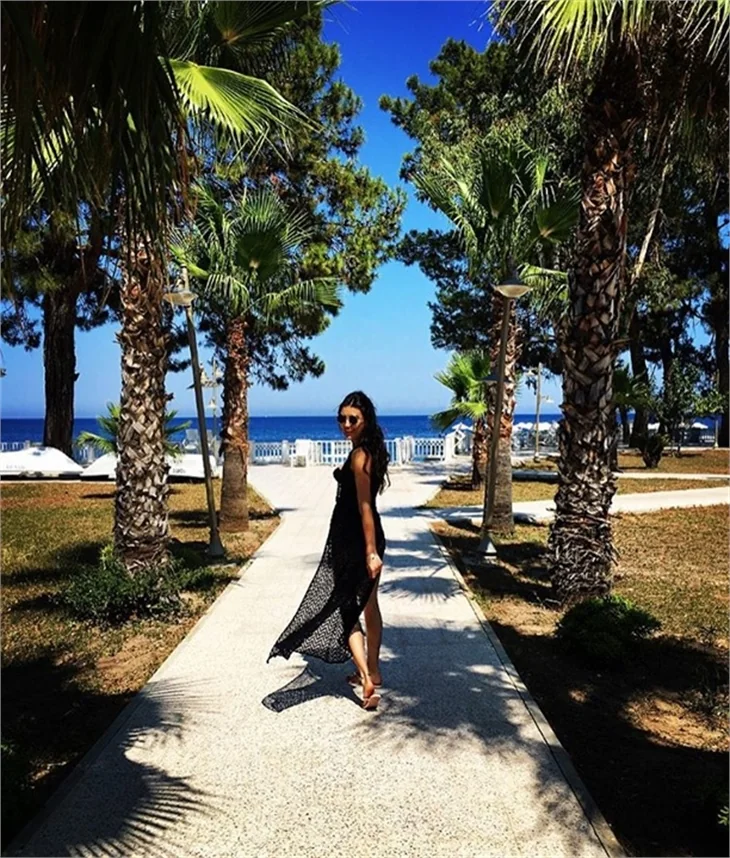 Ünlülerin tatil pozları