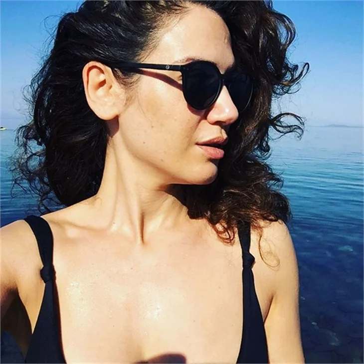 Ünlülerin tatil pozları