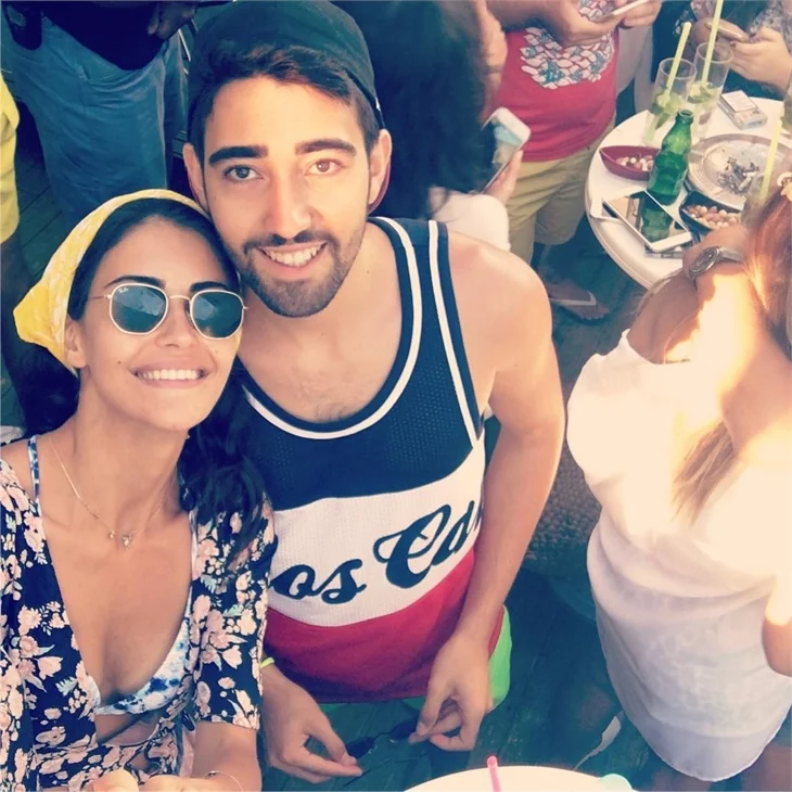 Ünlülerin tatil pozları