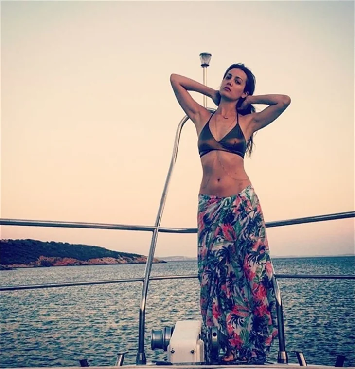 Ünlülerin tatil pozları