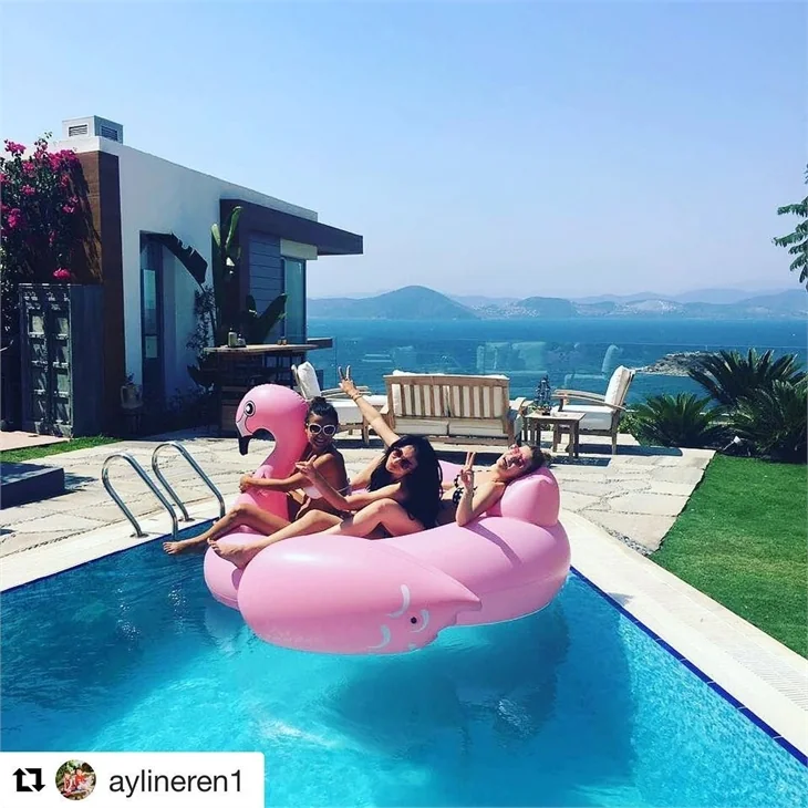 Ünlülerin tatil pozları
