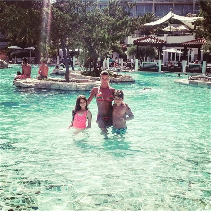 Ünlülerin tatil pozları