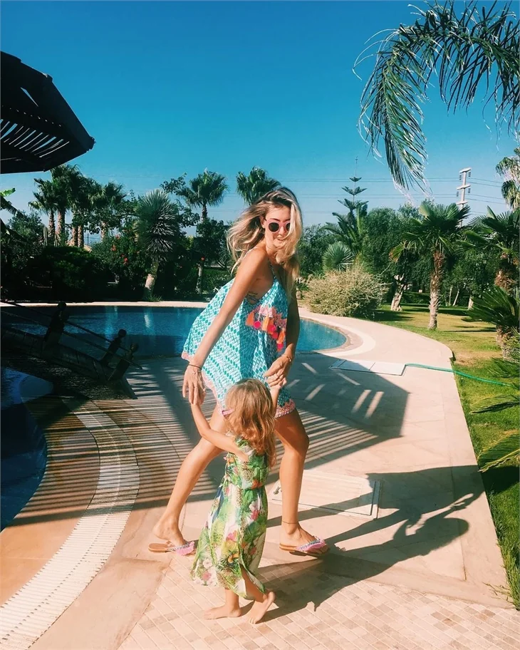 Ünlülerin tatil pozları