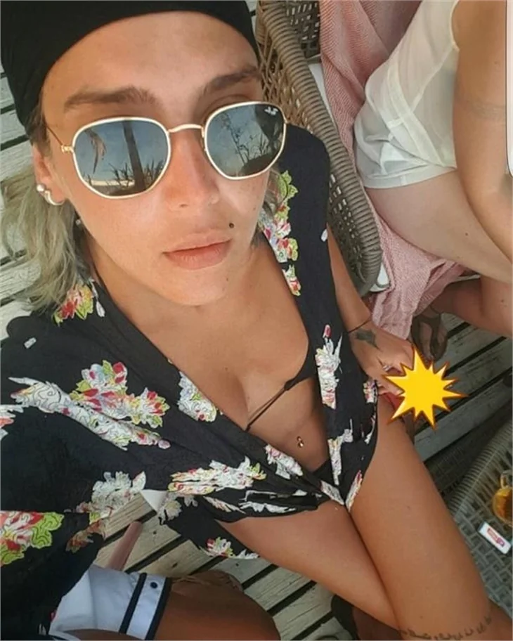 Ünlülerin tatil pozları