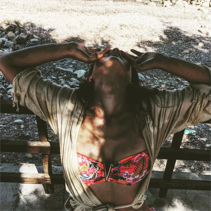 Ünlülerin tatil pozları