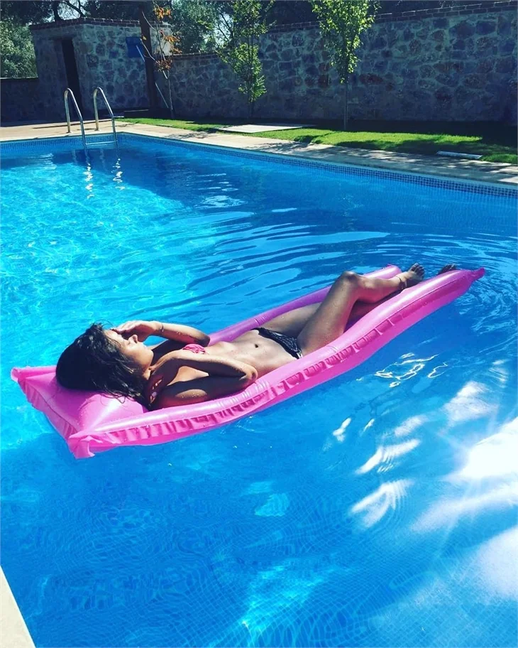 Ünlülerin tatil pozları