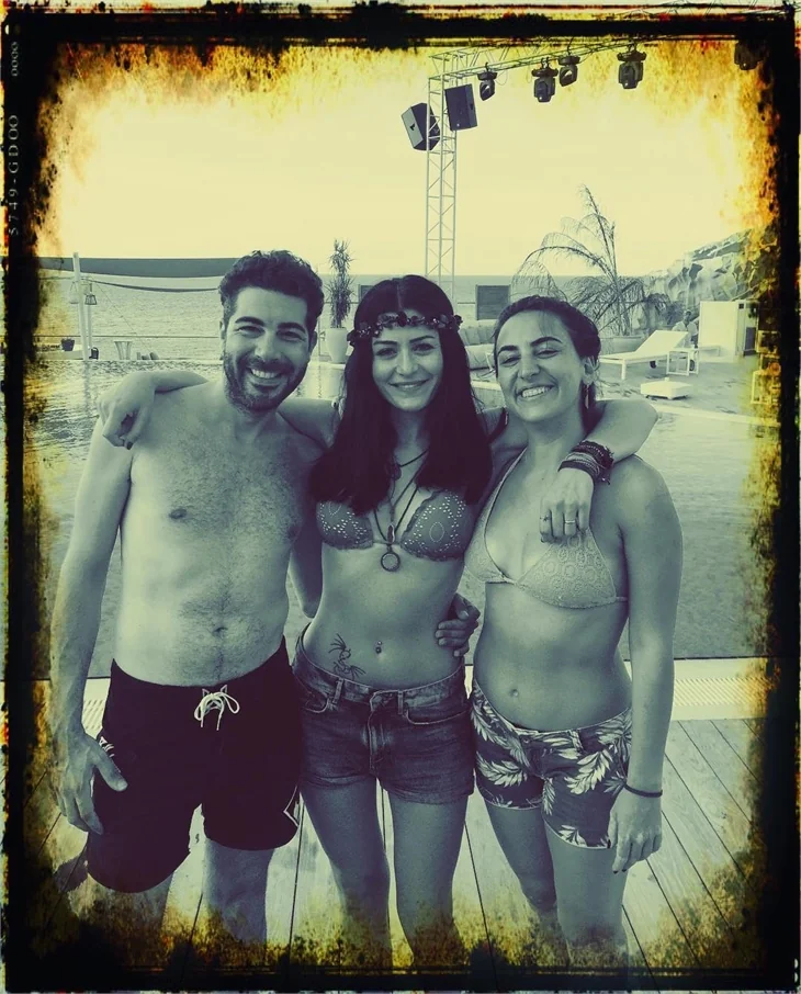 Ünlülerin tatil pozları