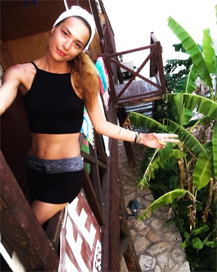 Ünlülerin tatil pozları
