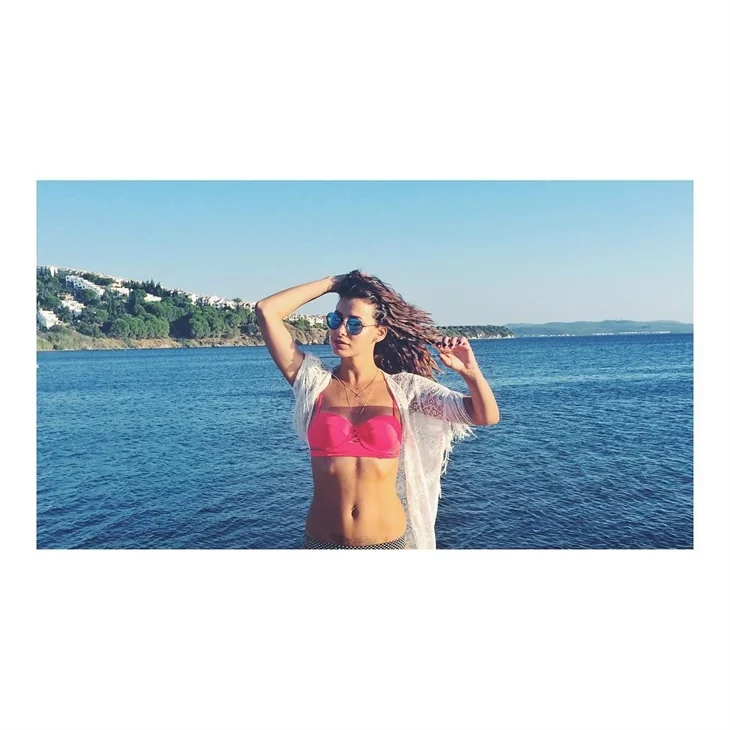 Ünlülerin tatil pozları