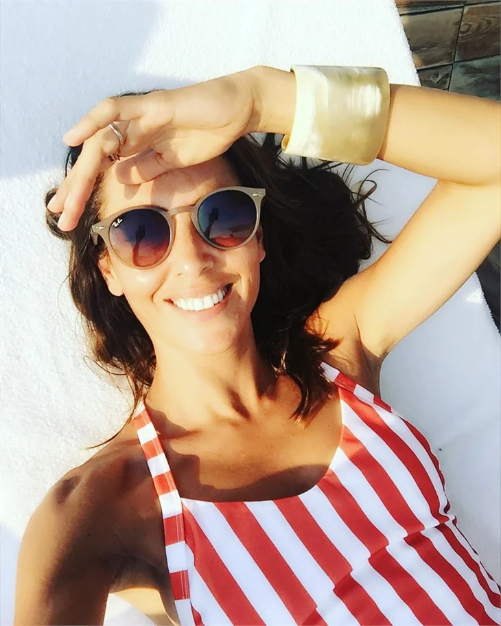 Ünlülerin tatil pozları