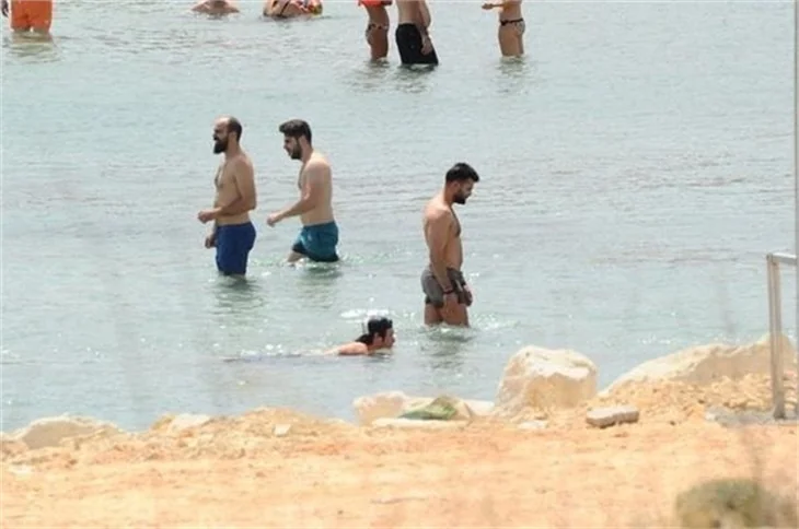 Kıvanç Tatlıtuğ'dan 'göbek' yanıtı