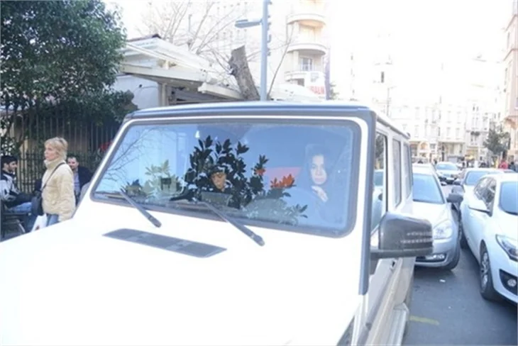 Asena Atalay, Caner'in boşanma hediyesini sattı