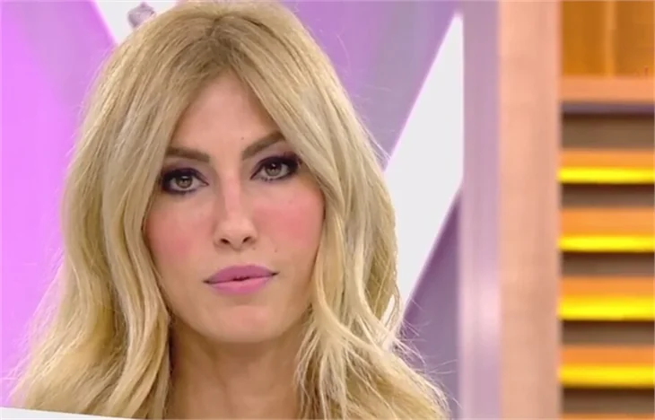 Çağla Şıkel'den kendisine "darbeci" diyen takipçilerine sert cevap!