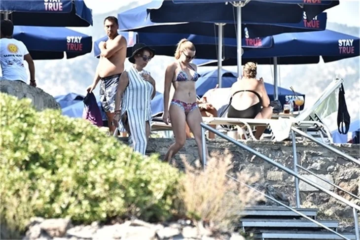 Gizem Karaca'nın sürprizi var!