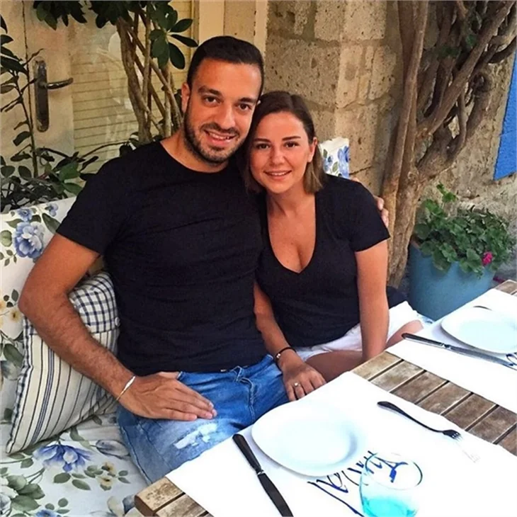 Merve Özbey, sevgilisi Murat Binici’yle İspanya’da