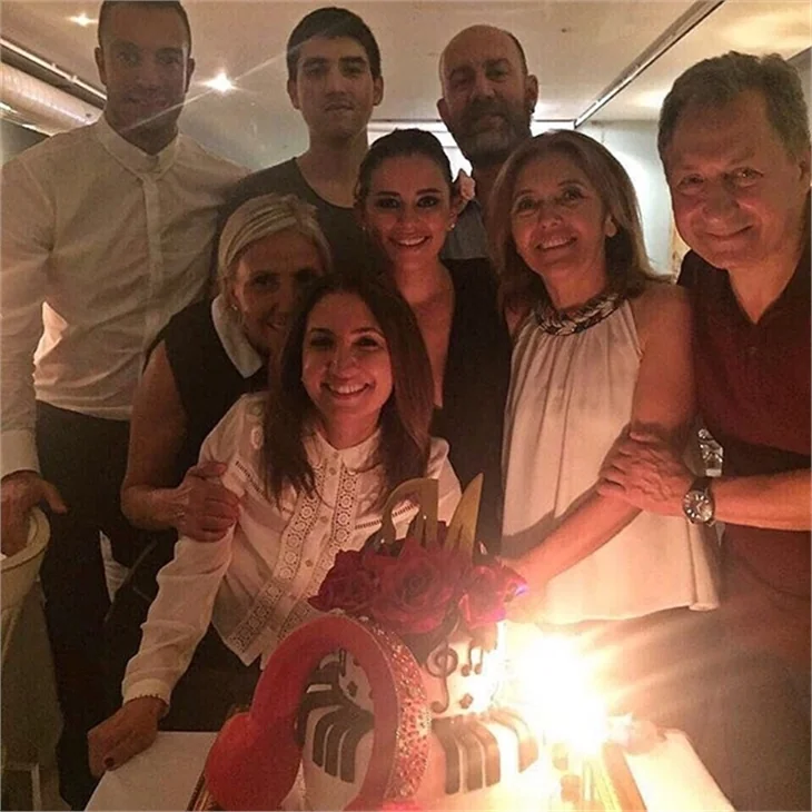 Merve Özbey, sevgilisi Murat Binici’yle İspanya’da