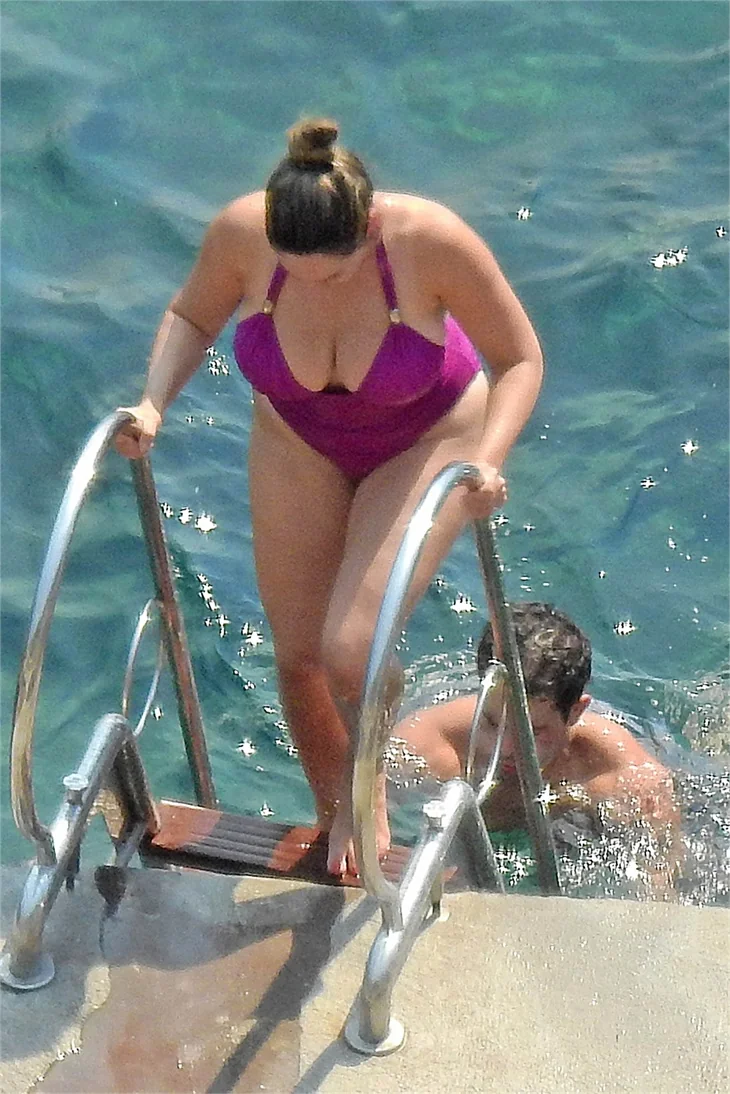 Kelly Brook'un eski halinden eser kalmadı!