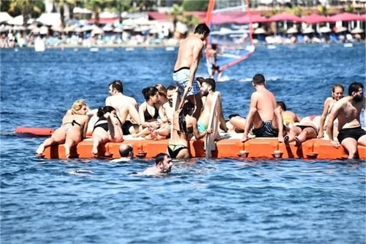Ünlü oyuncu İstanbul'u terk etti