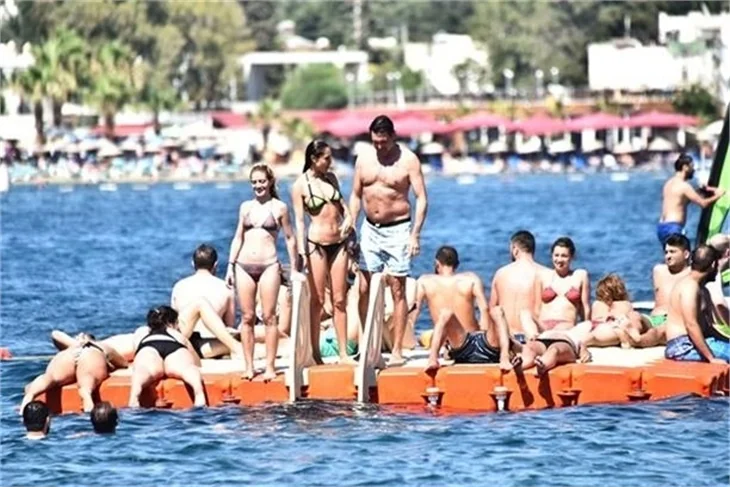 Ünlü oyuncu İstanbul'u terk etti