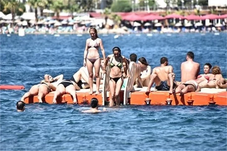 Ünlü oyuncu İstanbul'u terk etti