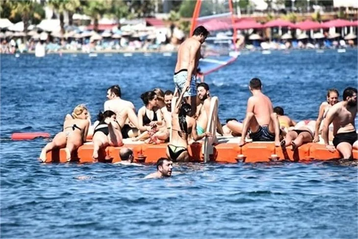 Ünlü oyuncu İstanbul'u terk etti