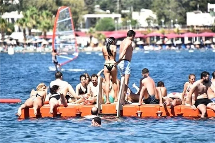 Ünlü oyuncu İstanbul'u terk etti