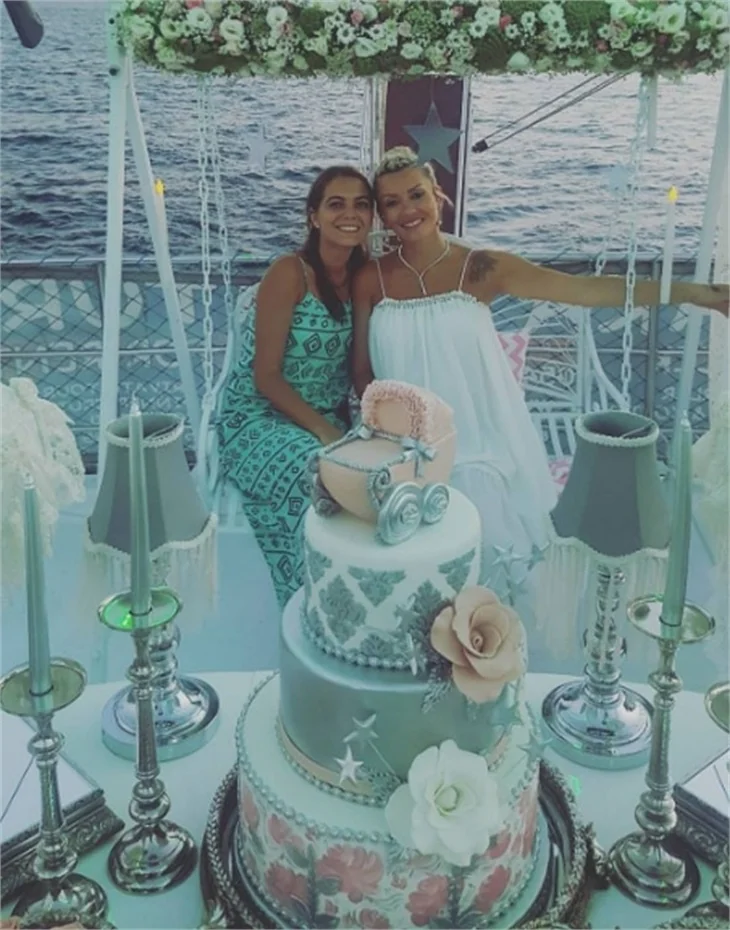 İsmail Hacıoğlu ve Duygu Kaya'dan baby shower partisi