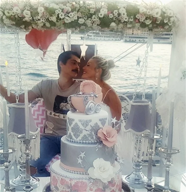İsmail Hacıoğlu ve Duygu Kaya'dan baby shower partisi