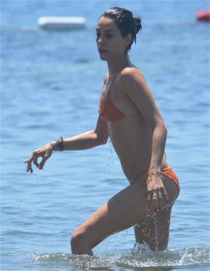 Cansu Dere, Bodrum-İstanbul arası mekik dokuyor!