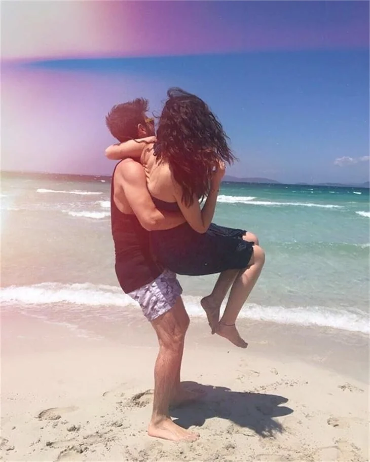 Pelin Akil ve Anıl Altan tatilde