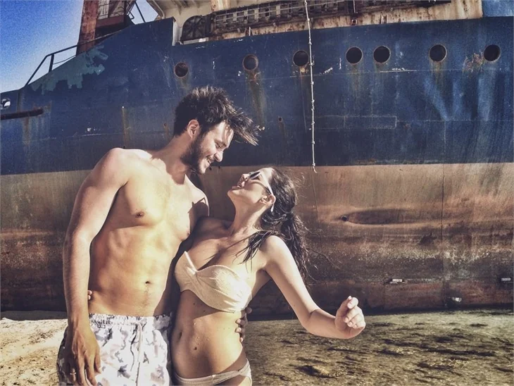 Pelin Akil ve Anıl Altan tatilde