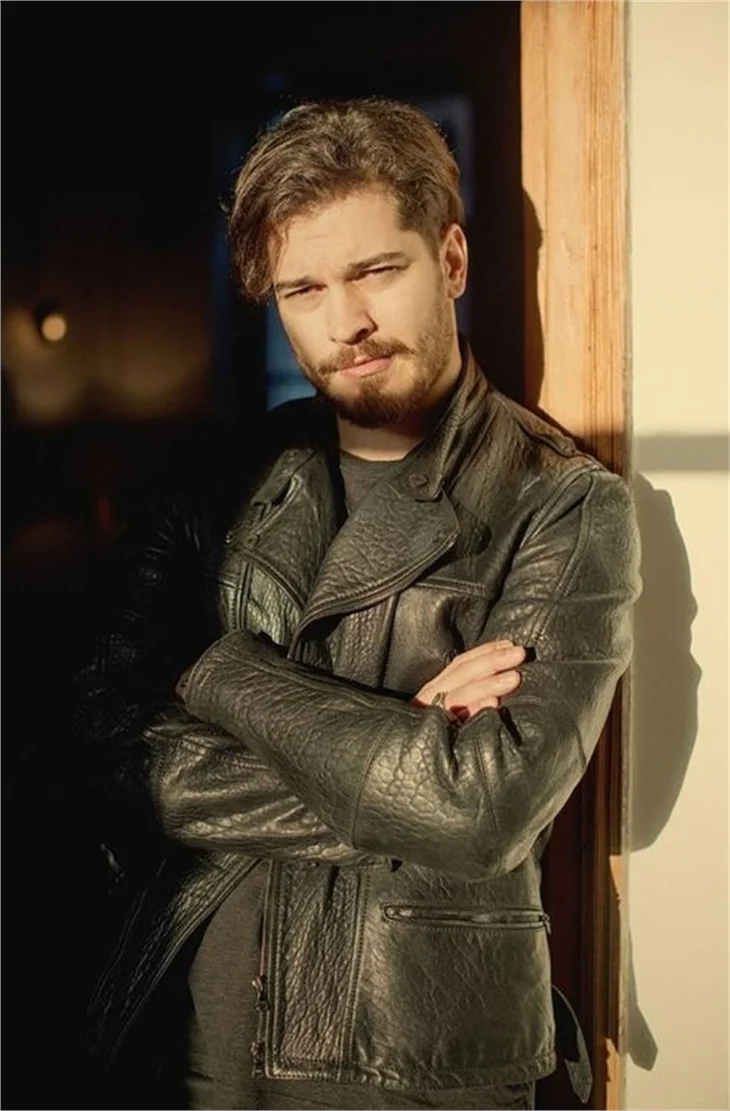 Çağatay Ulusoy'a sürpriz rol arkadaşı!