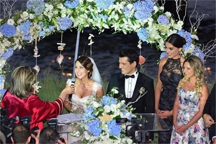Kiralık Aşk'ın Serdar'ı eşiyle balayında