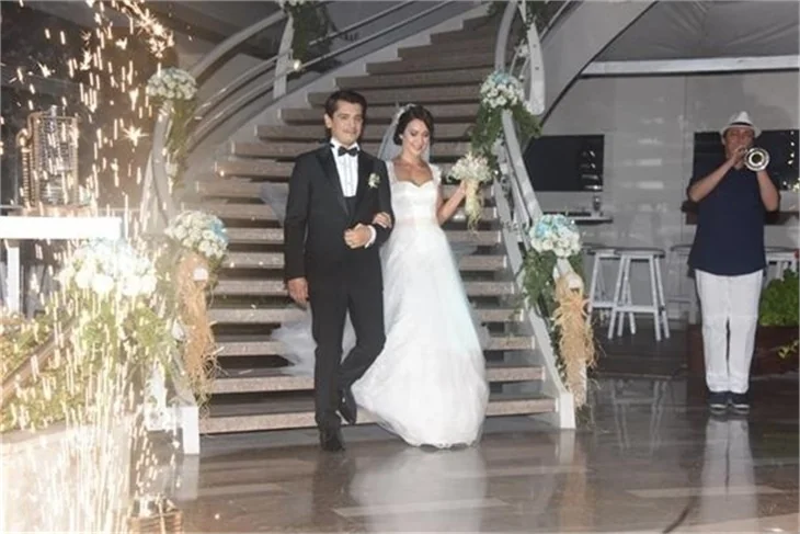 Kiralık Aşk'ın Serdar'ı eşiyle balayında