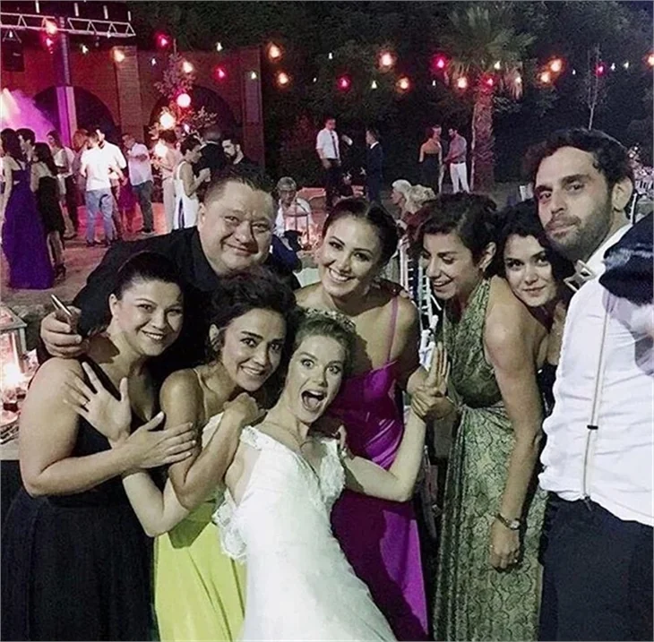 Burcu Biricik ve Emre Yetkin evlendi