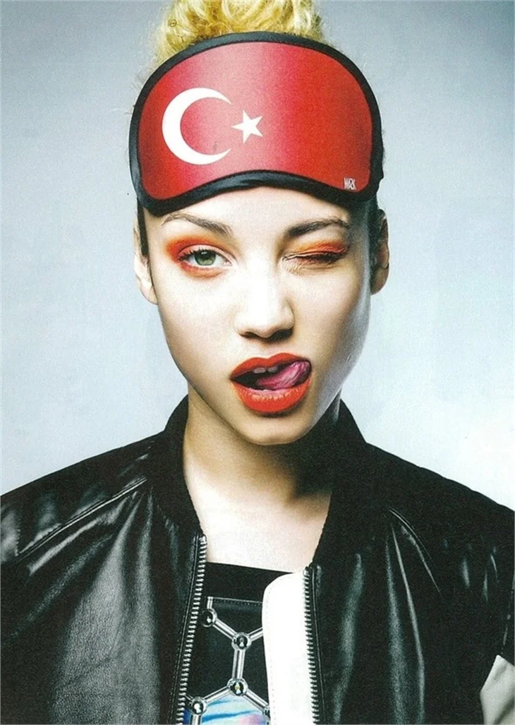 Fenerbahçe'nin yengesi Rose Bertram'dan Türk bayraklı paylaşım