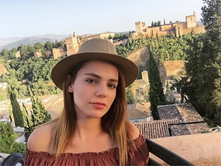 Yağmur Tanrısevsin ile Oğuzhan Koç İspanya tatilinde