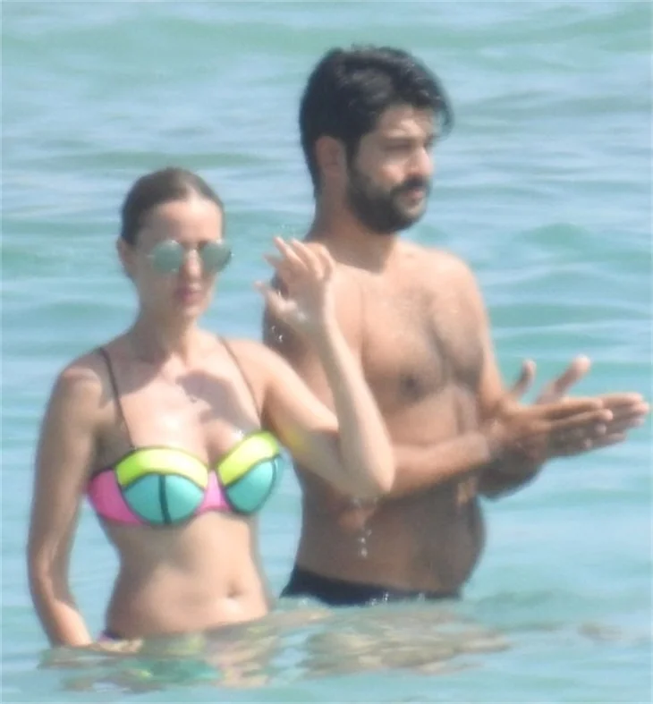 Burak Özçivit ve Fahriye Evcen Çeşme tatilinde