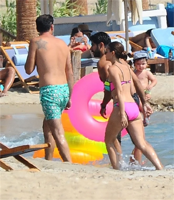 Burak Özçivit ve Fahriye Evcen Çeşme tatilinde