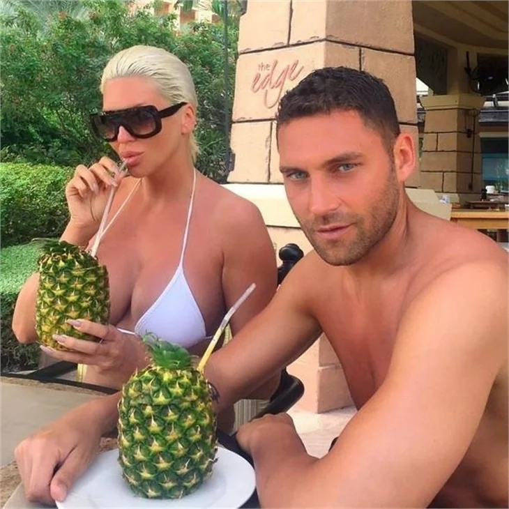 Jelena Karleusa'dan sütyenli paylaşım