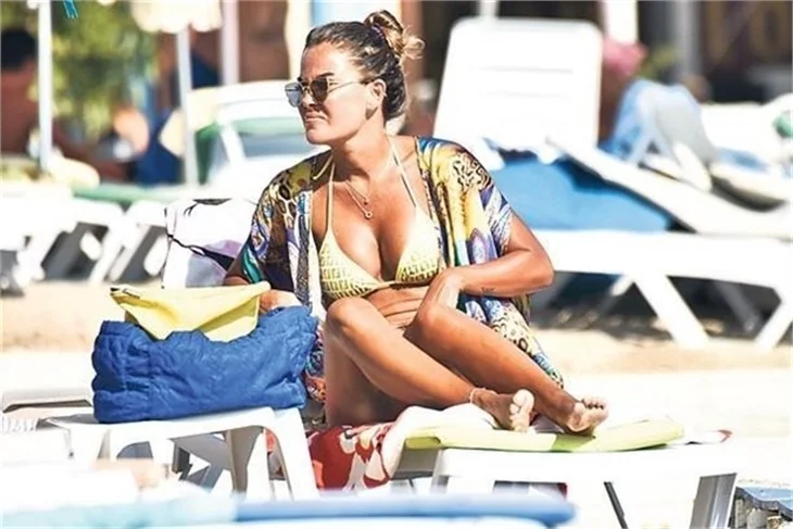 Özlem kapkara oldu!