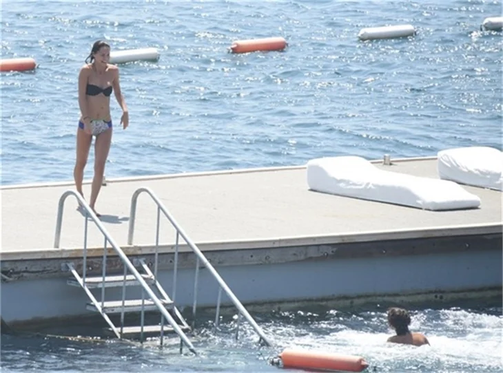 Ebru Şallı tatile devam ediyor