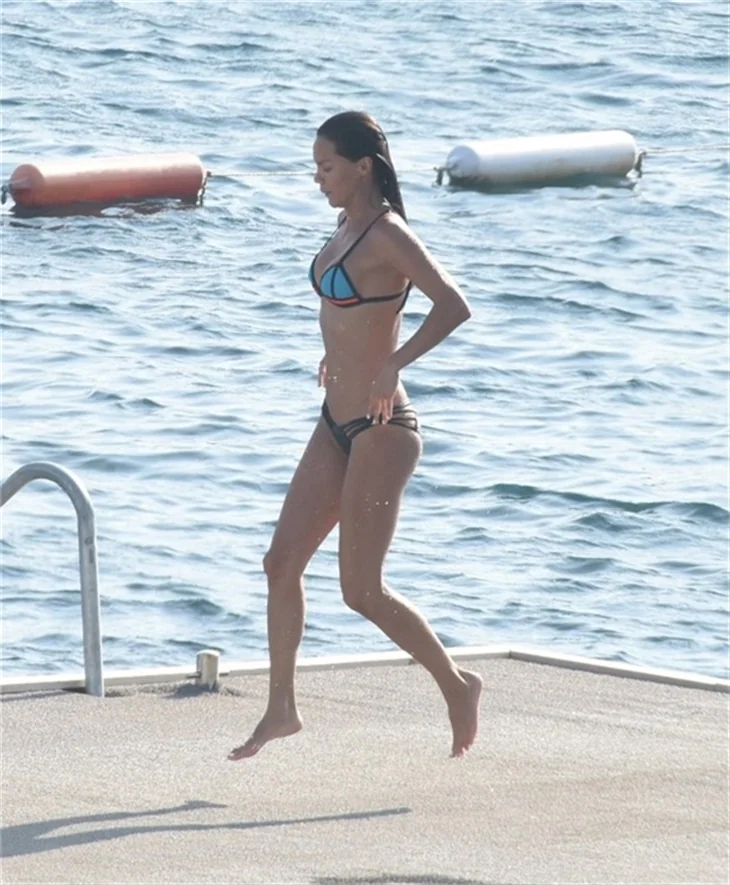 Ebru Şallı tatile devam ediyor